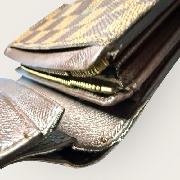 Louis Vuitton Damier Ebene Tresor Wallet - Picture 13 of 14